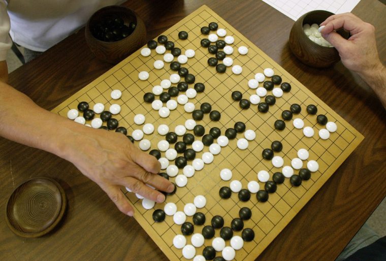 Go – The Surrounding Game
